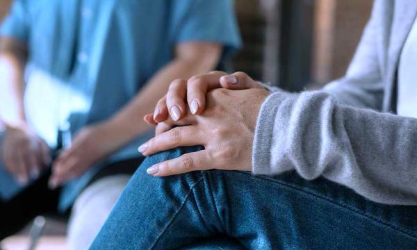 Terapi mi, İlaç mı? Depresyon Tedavisinde Psikoterapinin Rolü